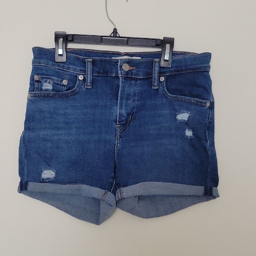 Levis Classic Blue Jean Shorts for Women Size 28 waist